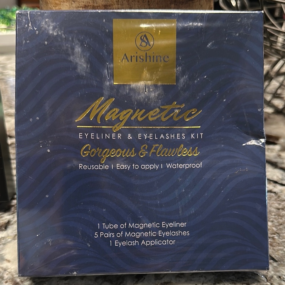 Magnetic Eyeliner & Eyelashes Kit - Black